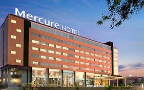 Mercure Makassar Nexa Pettarani Hotel Exterior photo