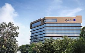 Radisson Blu Mumbai International Airport Hotel Exterior photo