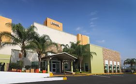 Staybridge Suites Queretaro, An Ihg Hotel Exterior photo