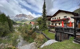 Ostaria La Fontana Hotel Corvara In Badia Exterior photo