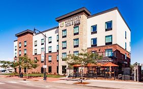 Cobblestone Hotel & Suites Superior Exterior photo