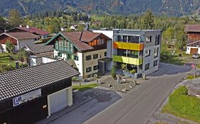 Alpenapart Singer - Contactless Check-In Apartment Reutte Exterior photo