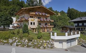 Pension Gabi Bed & Breakfast Saalbach-Hinterglemm Exterior photo