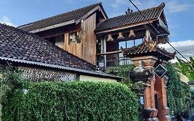 Sunshine Vintage House Hostel Ubud  Exterior photo