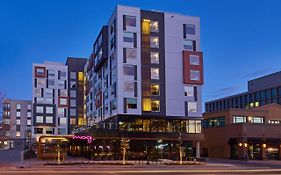 Moxy Denver Cherry Creek Hotel Exterior photo