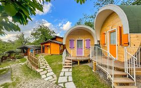 Glamping Villaggio Parco Dei Castagni 4 Stelle Montecreto Exterior photo