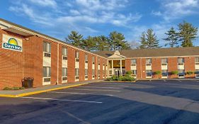 Days Inn By Wyndham Brunswick Bath Area Exterior photo