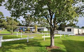 Strahan Beach Tourist Park Hotel Exterior photo