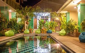 Funky Monkey Bali Hostel Kuta  Exterior photo