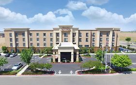 Hampton Inn & Suites Madera Exterior photo