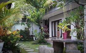 Bali Full Moon Guest House Canggu  Exterior photo