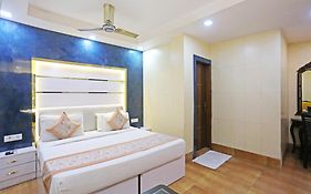 Frankstay By Hotel Satwah 29 Unit By Preet Palac New Delhi Exterior photo