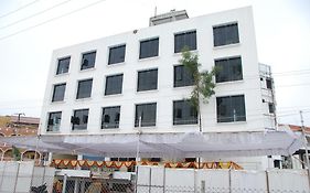 Hotel Neem Tree Hyderabad Airport Shamshabad Exterior photo