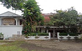 Oyo Life 91339 Pondok Kost Aulia Syariah Hotel Garut Exterior photo