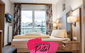 Die Barbara Appartements & Zimmer Schladming Exterior photo