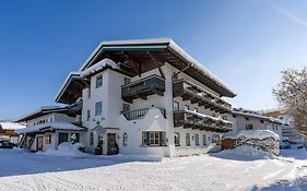 Alpen Glueck Hotel Villa Lisa Garni Kirchberg in Tirol Exterior photo