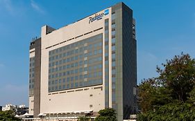 Radisson Blu Towers Kaushambi Delhi Ncr Hotel Ghaziabad Exterior photo