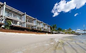 Riverfront Escape With Private Beach Villa Noosaville Room photo