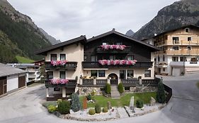 Haus Margret Bed & Breakfast Sankt Leonhard im Pitztal Exterior photo