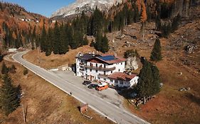 La Baita Hotel Livinallongo Del Col Di Lana Exterior photo