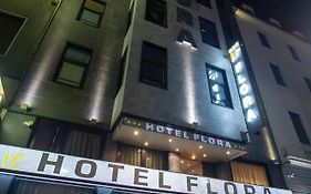 Hotel Flora Milan Exterior photo