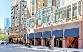 Doubletree By Hilton Toronto Downtown Hotel Exterior photo