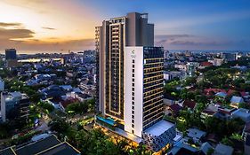 Hyatt Place Makassar Hotel Exterior photo