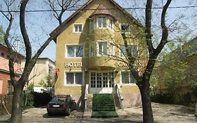 Carmen Pension Bed & Breakfast Budapest Exterior photo