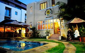 A Sunflower Stop Backpackers Hostel Cape Town Exterior photo