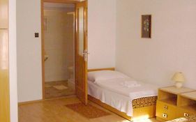 Corvin Panzio Bed & Breakfast Gyor Exterior photo