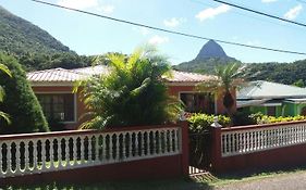 Cocoa Pod Studio Hotel Soufriere Exterior photo