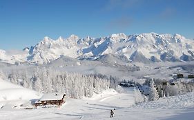 Alpine-Lodge Schladming Exterior photo