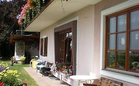 Haus Sundl - Privatzimmer Bed & Breakfast Emmersdorf an der Donau Exterior photo