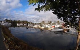 West Coast Motel On The Harbour Ucluelet Exterior photo