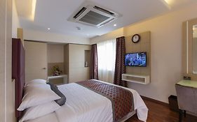 The President Hotel Bangalore Room photo