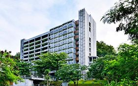 Oak Tree Emerald Semarang Hotel Exterior photo