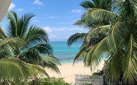 Beach'Nbarefoot Apartment Nassau Exterior photo