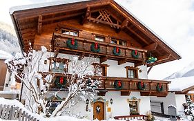 Sportpension Elisabeth Hotel Neustift im Stubaital Exterior photo