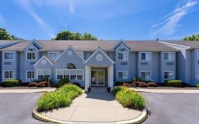 Microtel Inn & Suites By Wyndham Bethel/Danbury Exterior photo