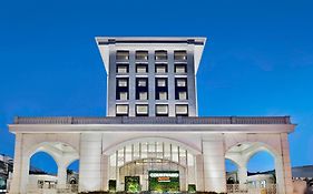 Courtyard By Marriott Bengaluru Hebbal Hotel Exterior photo