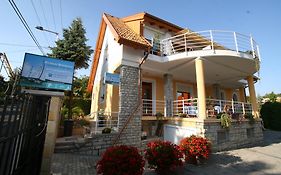 Apartman Vitorlas Vendeghaz Hotel Balatonfured Exterior photo