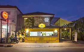 M Boutique Hostel Seminyak  Exterior photo