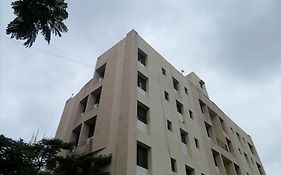 Cosmos Luxury Vimannagar Aparthotel Pune Exterior photo