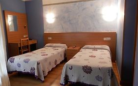 Hotel Dona Maria Gijon Room photo