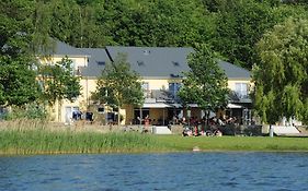 Strandhaus Am Inselsee Hotel Guestrow Exterior photo