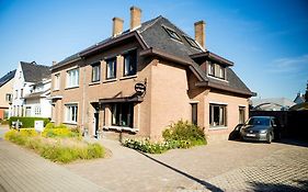 B&B 'T Solveldje Bilzen Exterior photo