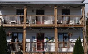 Gite Au Vieux Pommier Bed & Breakfast Tadoussac Exterior photo