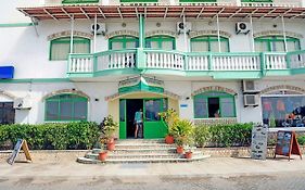 Pensao Nha Terra Hotel Santa Maria Exterior photo