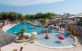 La Pinede Camping Hotel Grimaud Exterior photo