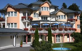 Waldschloessl Aparthotel Latschach ober dem Faakersee Exterior photo